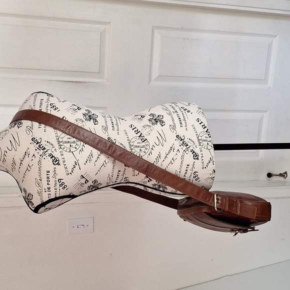 Hide Sign Leather Crossbody Messenger Bag - Picture 12 of 15